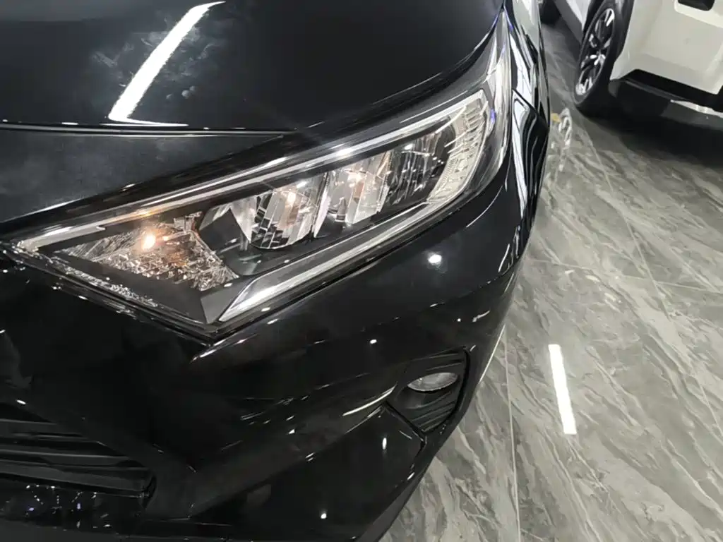 Toyota RAV4 — миниатюра 24