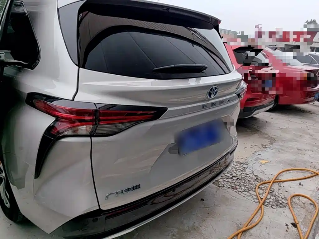 Toyota Sienna — миниатюра 6
