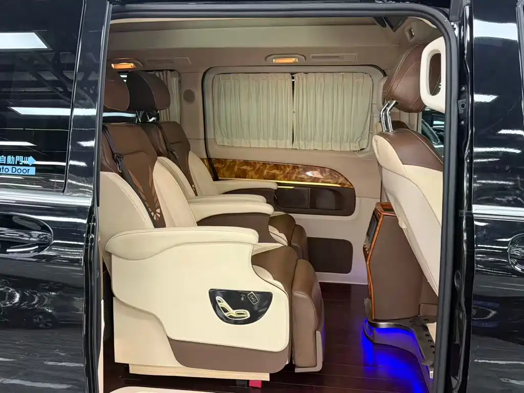 Mercedes-Benz V-Class — миниатюра 11