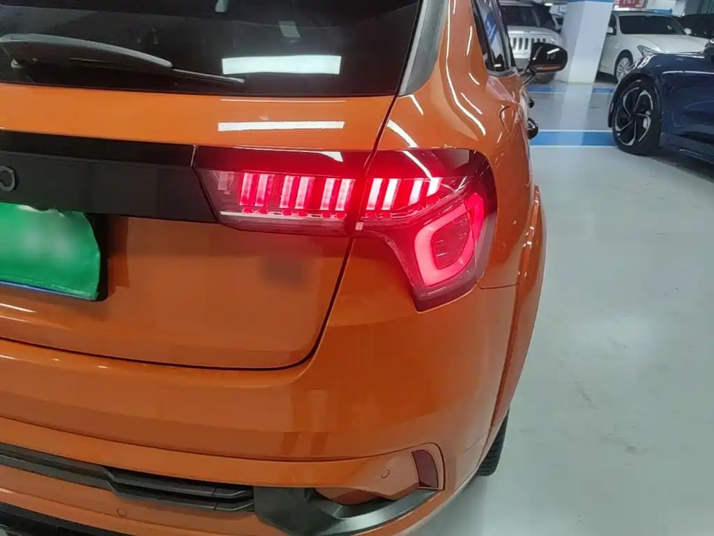Lynk & Co 02 Hatchback — миниатюра 8