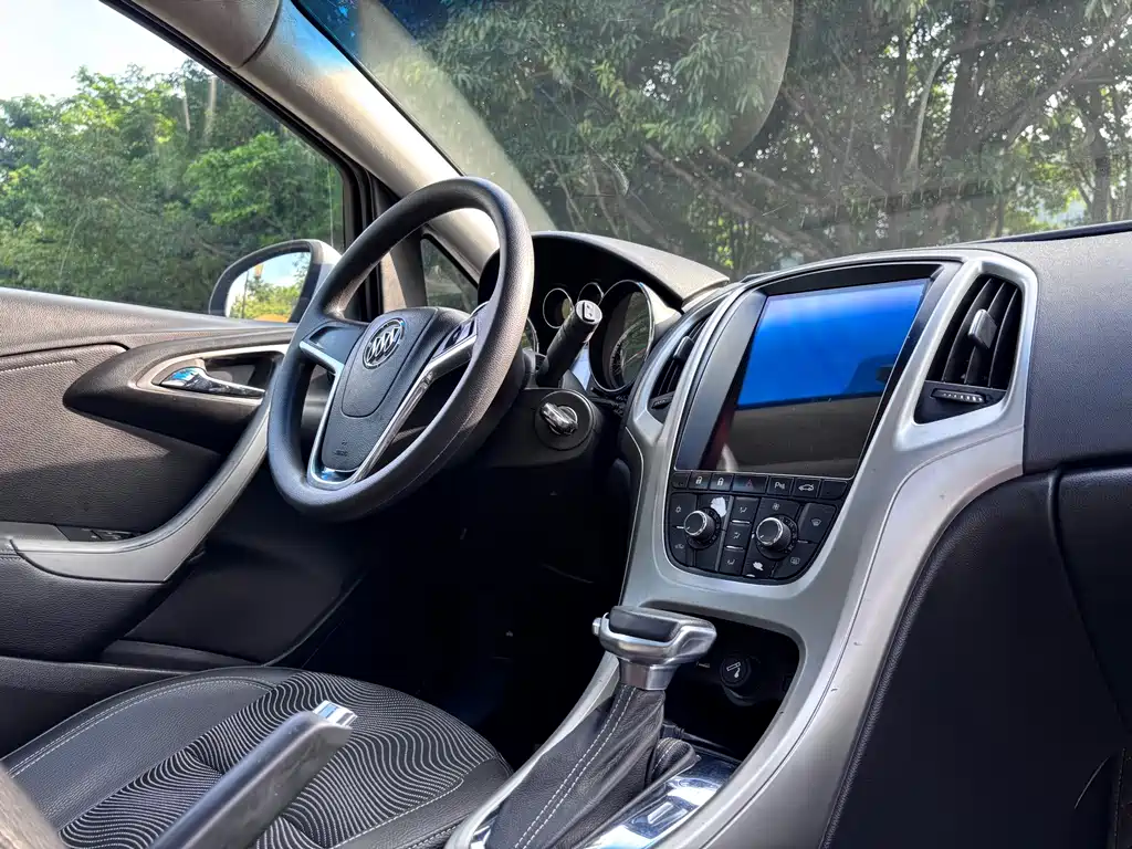 Buick Excelle — миниатюра 18