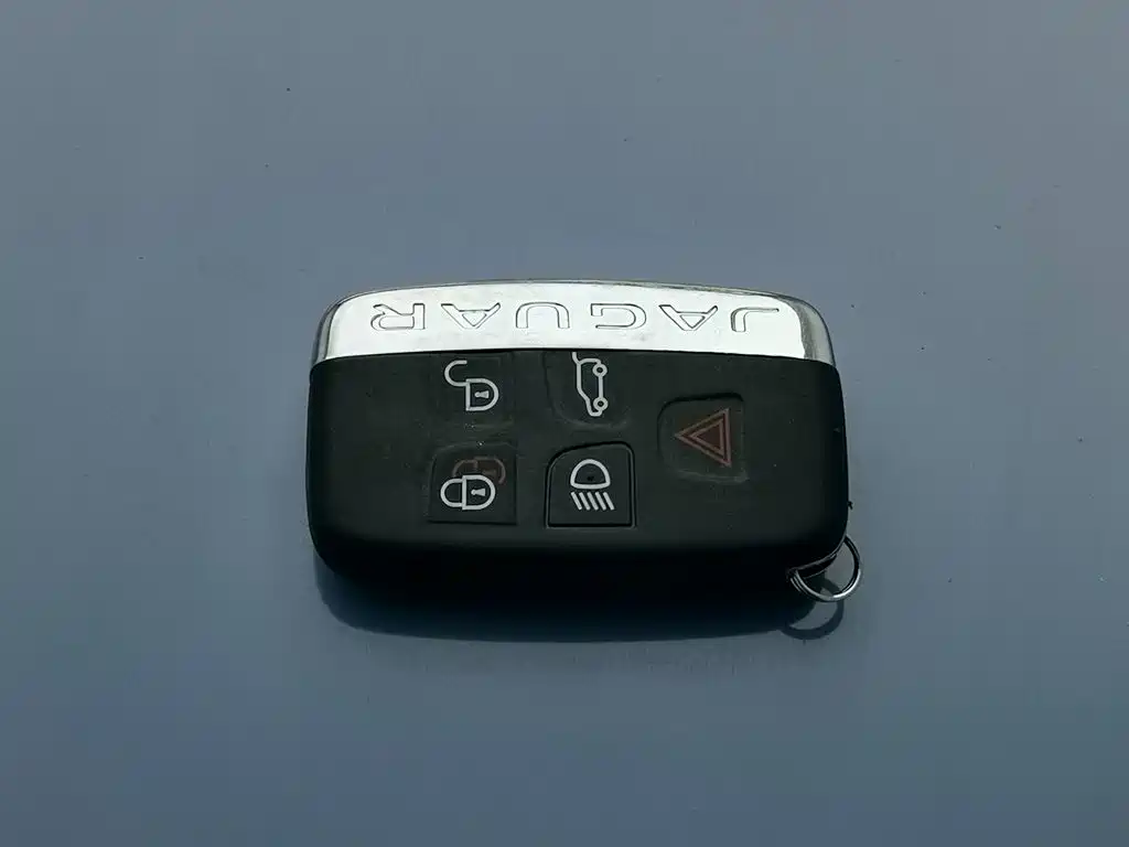 Jaguar XEL — миниатюра 19