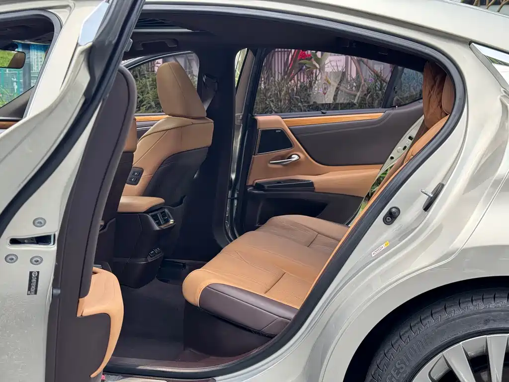 Lexus ES 2018 300h Executive V