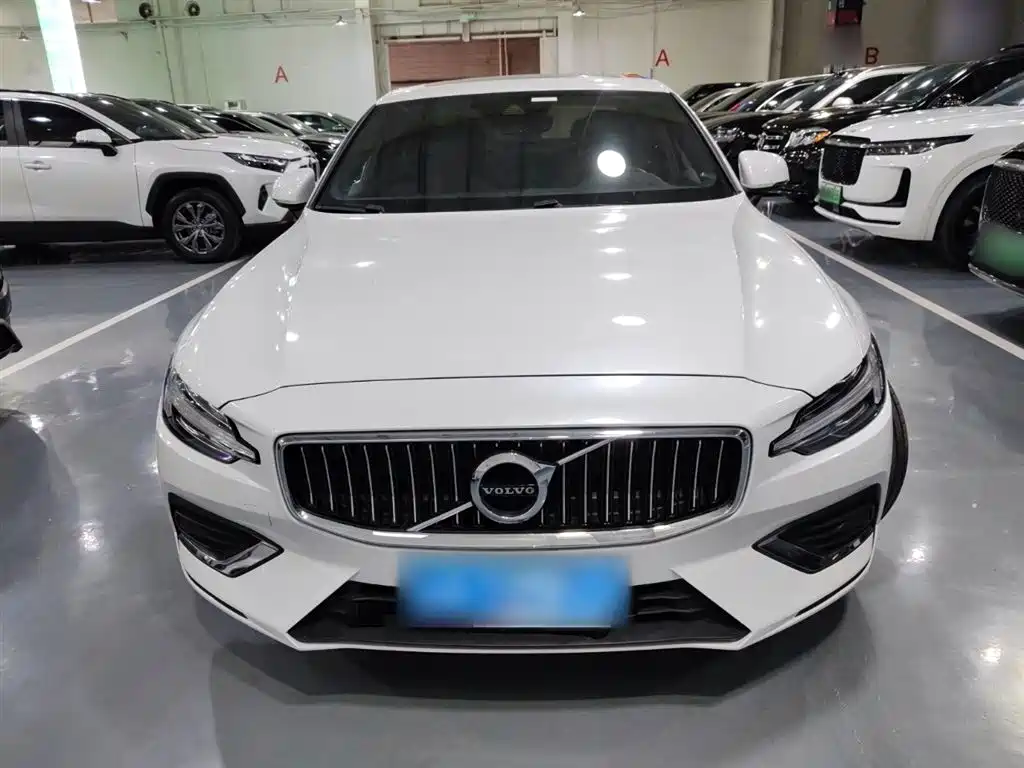 Volvo S60 - фото 3
