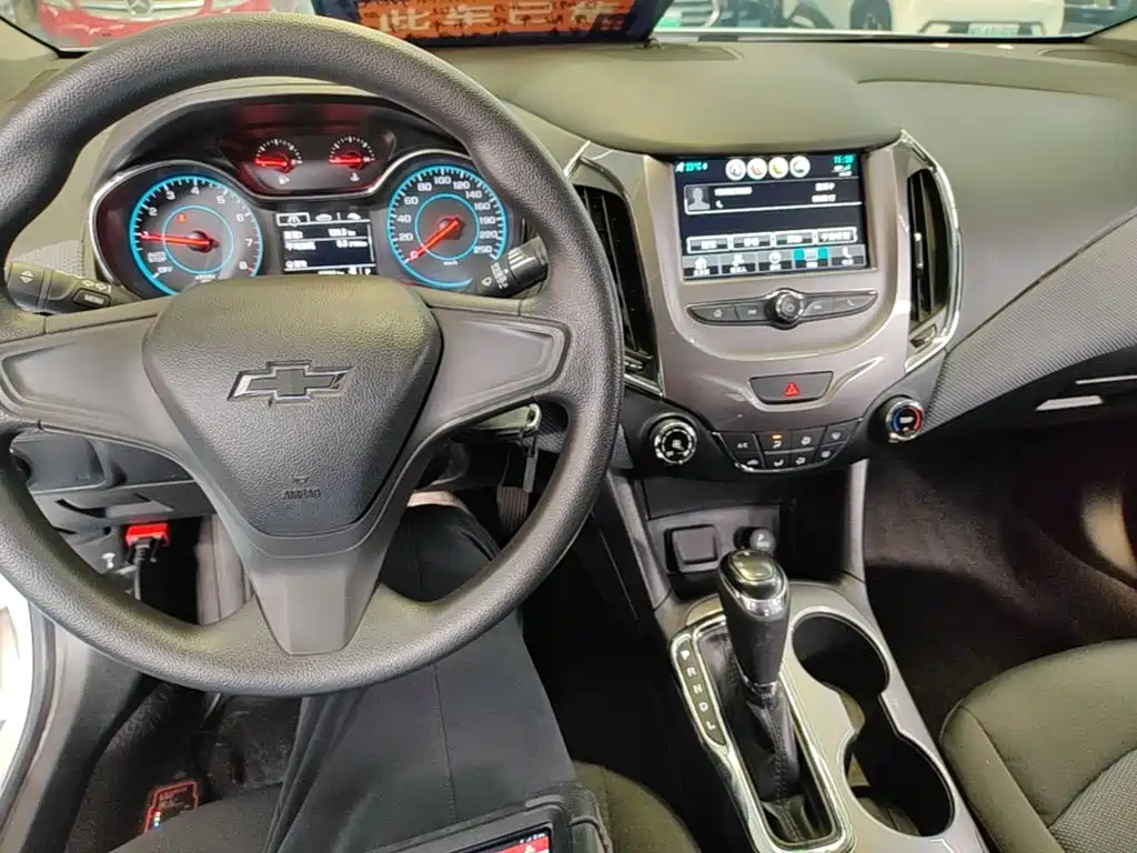 Chevrolet Cruze — миниатюра 10