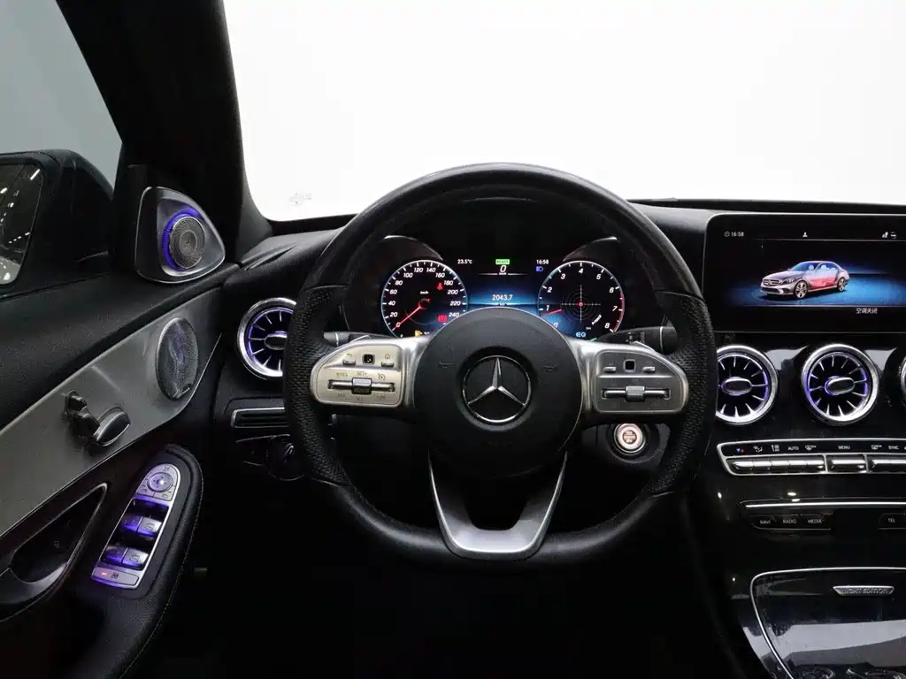 Mercedes-Benz C-Class — миниатюра 16