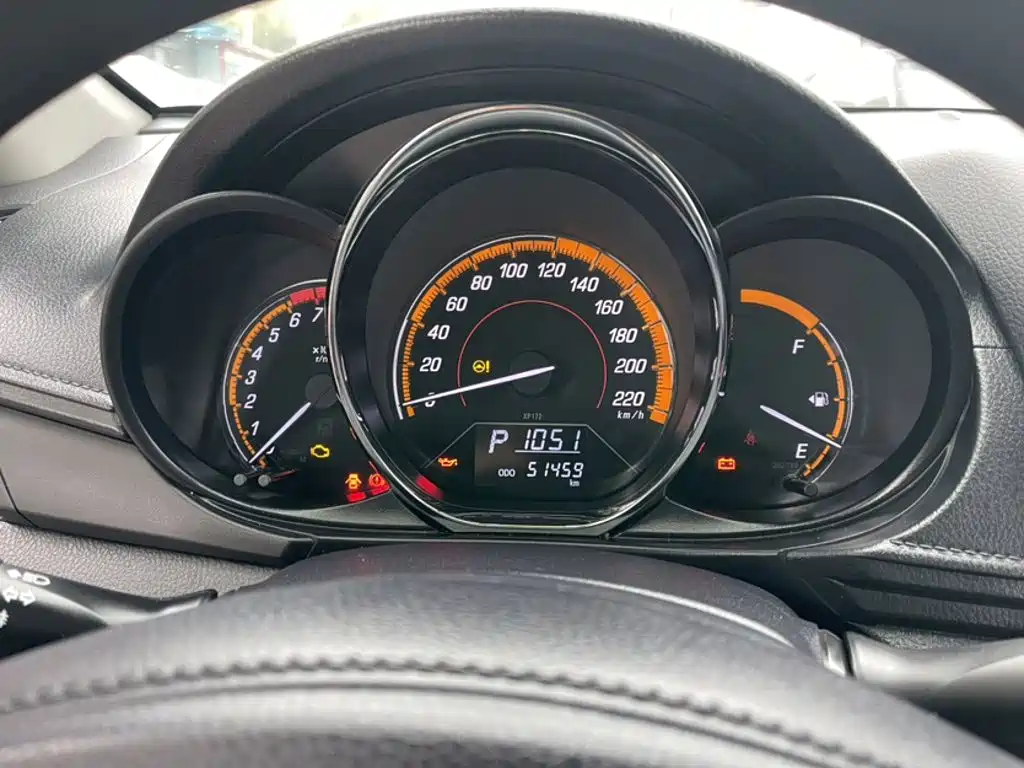 Toyota Yaris L — миниатюра 3