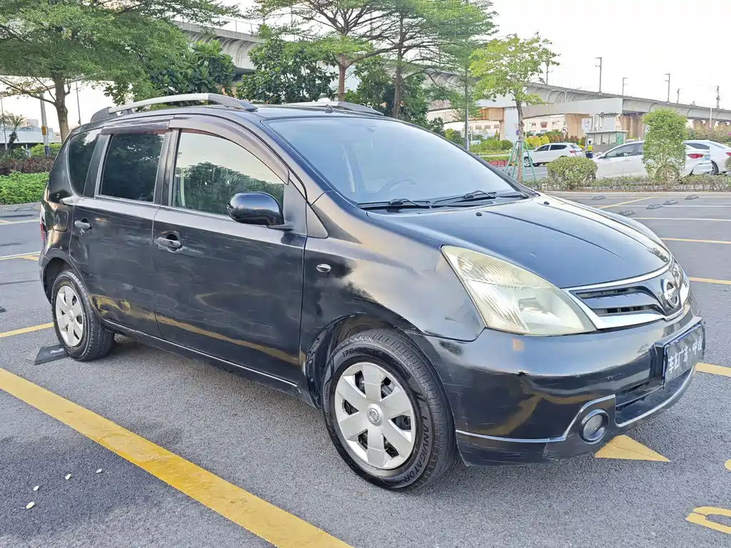 Nissan Livina — миниатюра 3