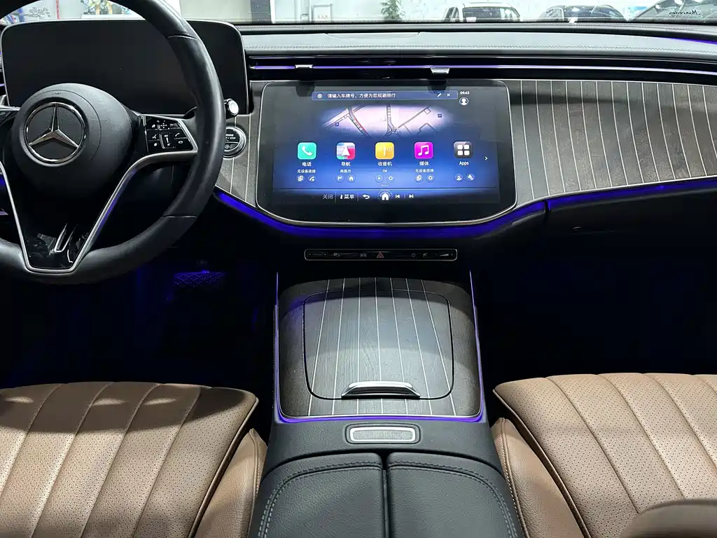 Mercedes-Benz E-Class — миниатюра 13