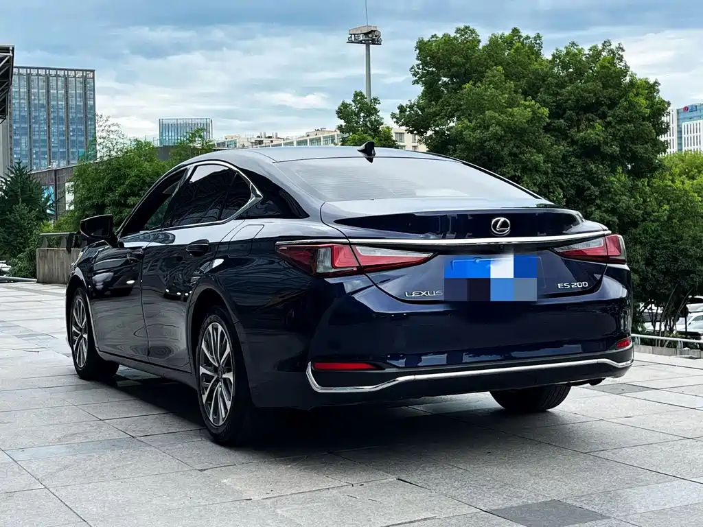 Lexus ES — миниатюра 6