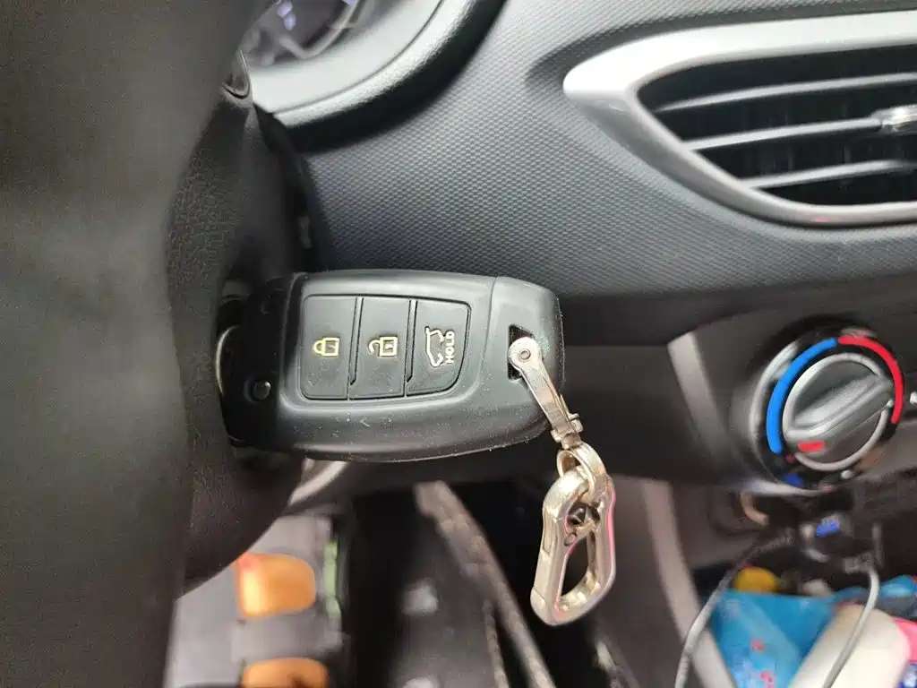 Hyundai Elantra — миниатюра 12