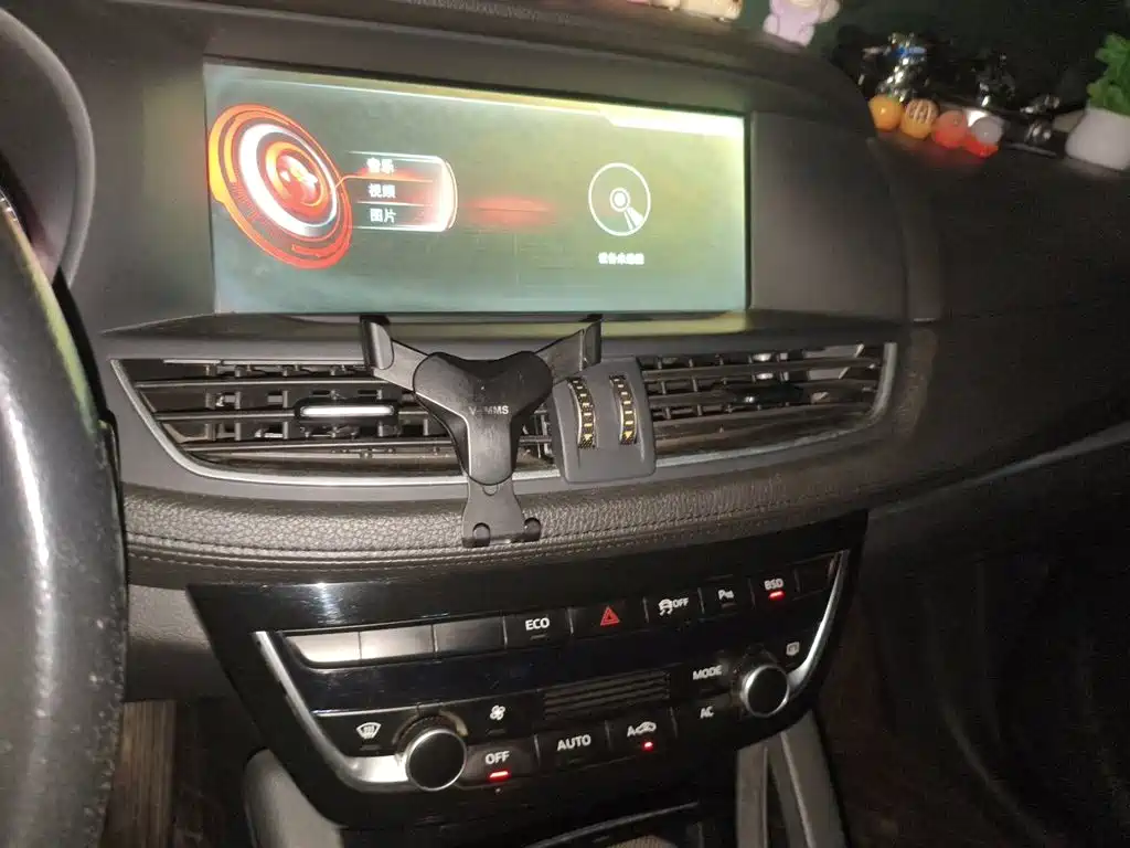 Borgward BX7 — миниатюра 9