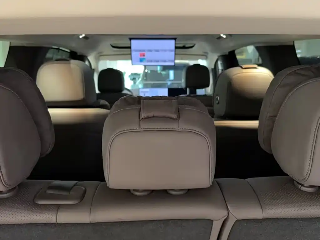 Li Auto Li MEGA — миниатюра 17