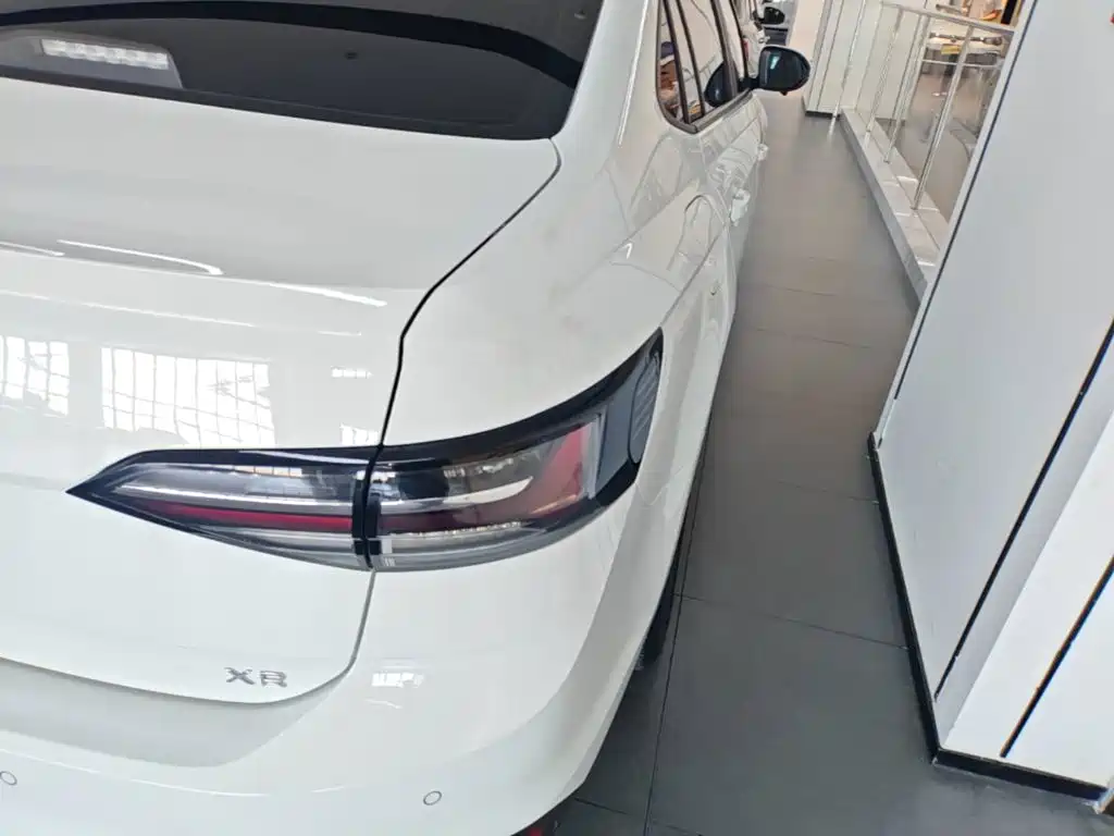Volkswagen Lavida — миниатюра 8