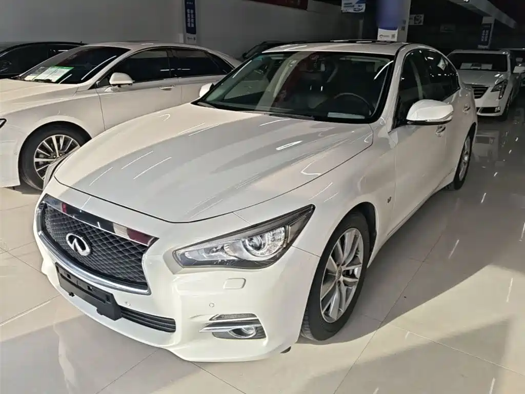 Купить Infiniti Q50