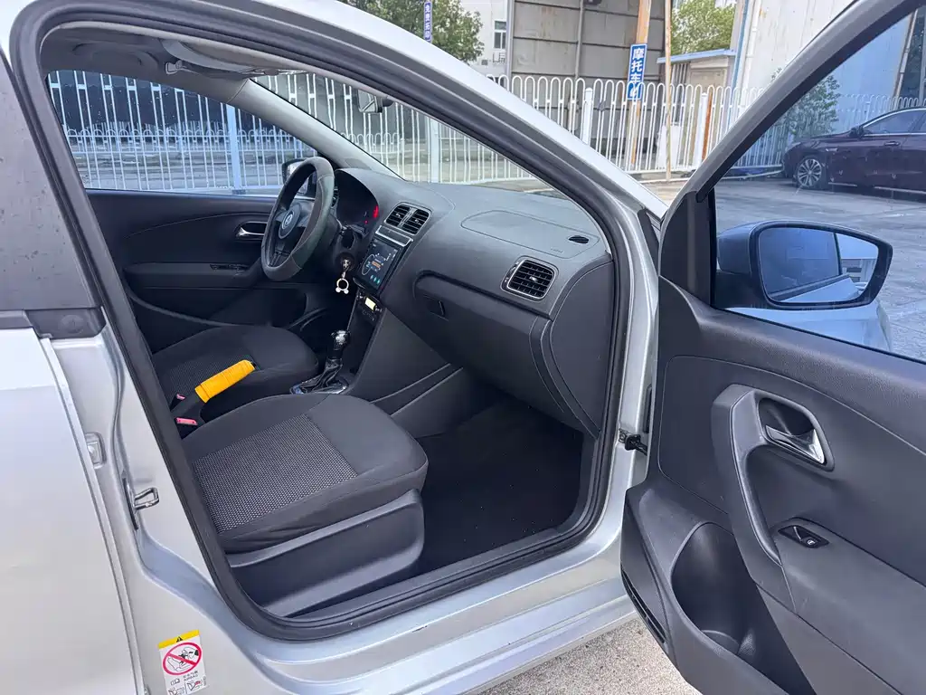 Volkswagen Polo — миниатюра 17