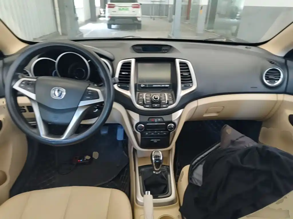 Changan Eado 2015 1.6L MT Luxury V