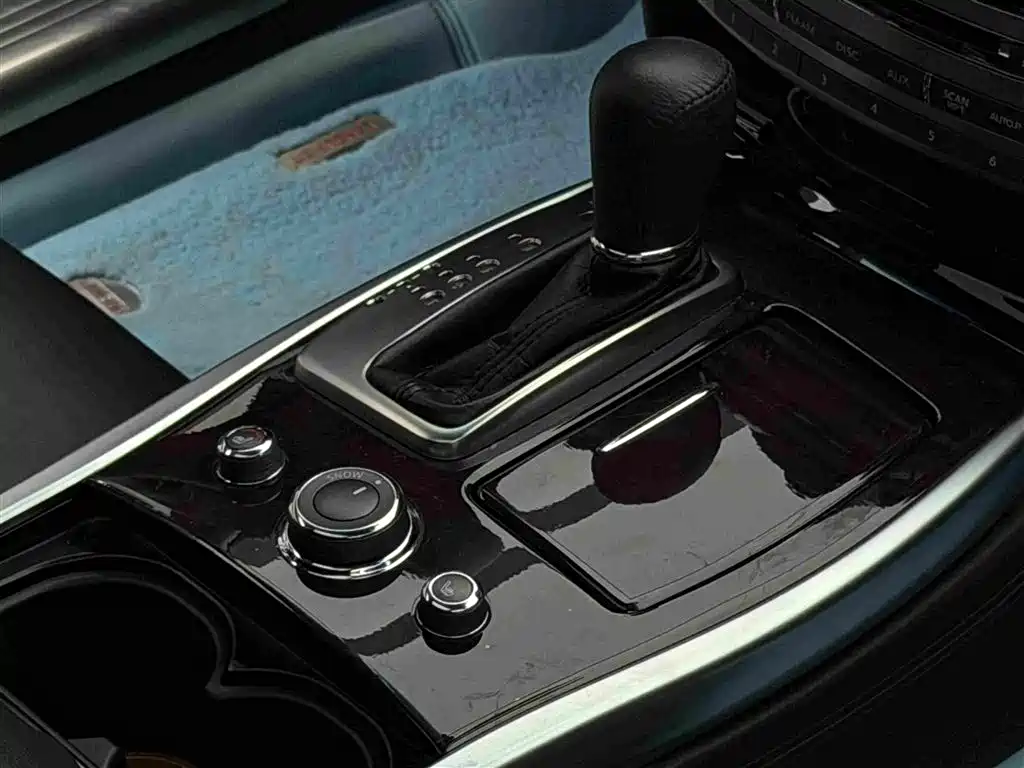 Infiniti Q70 — миниатюра 13