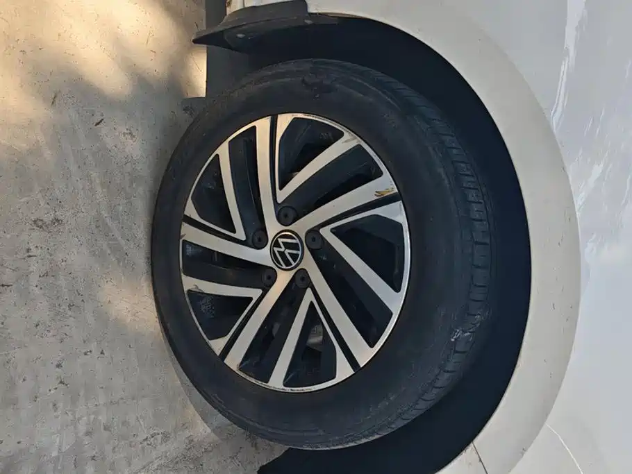 Volkswagen Lavida — миниатюра 6
