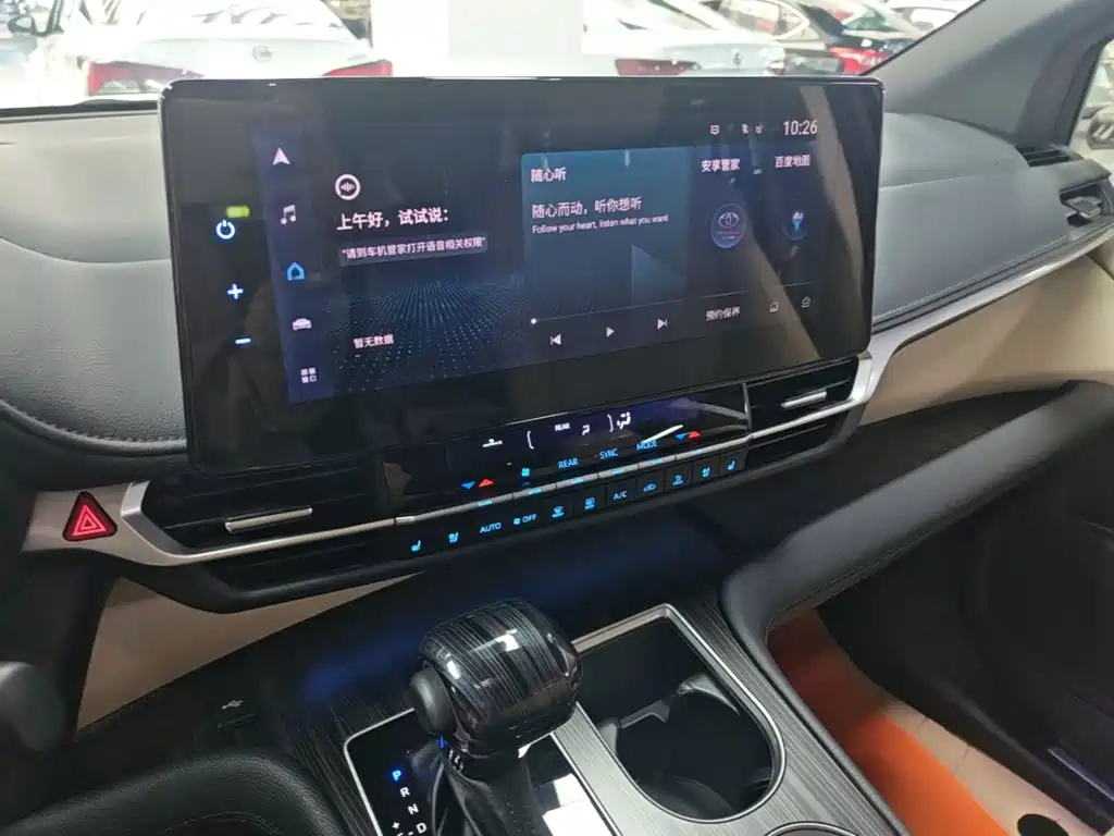 Toyota Granvia — миниатюра 13