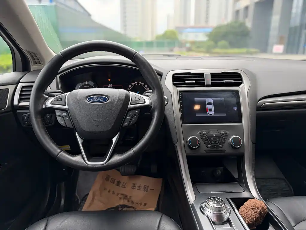 Ford Mondeo — миниатюра 9