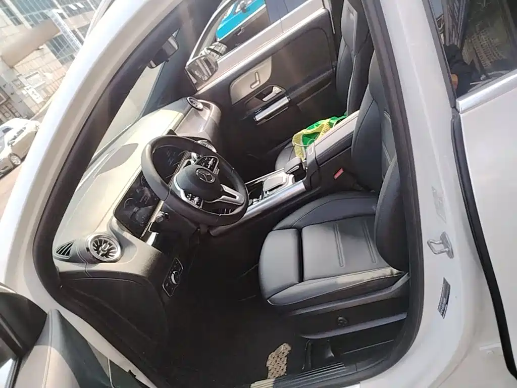 Mercedes-Benz GLA — миниатюра 16