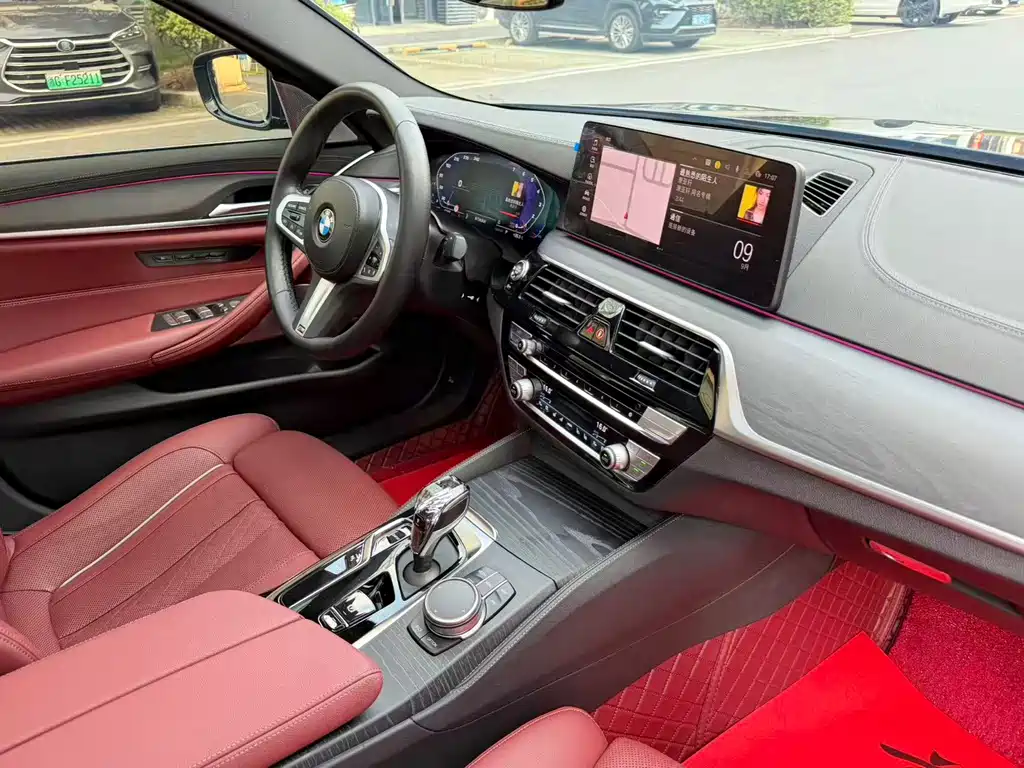 BMW 5 Series — миниатюра 7