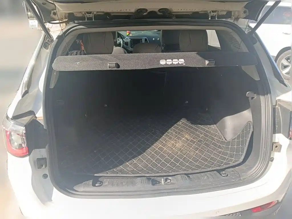 Jeep Compass — миниатюра 15