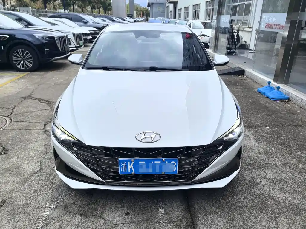 Hyundai Elantra — миниатюра 2