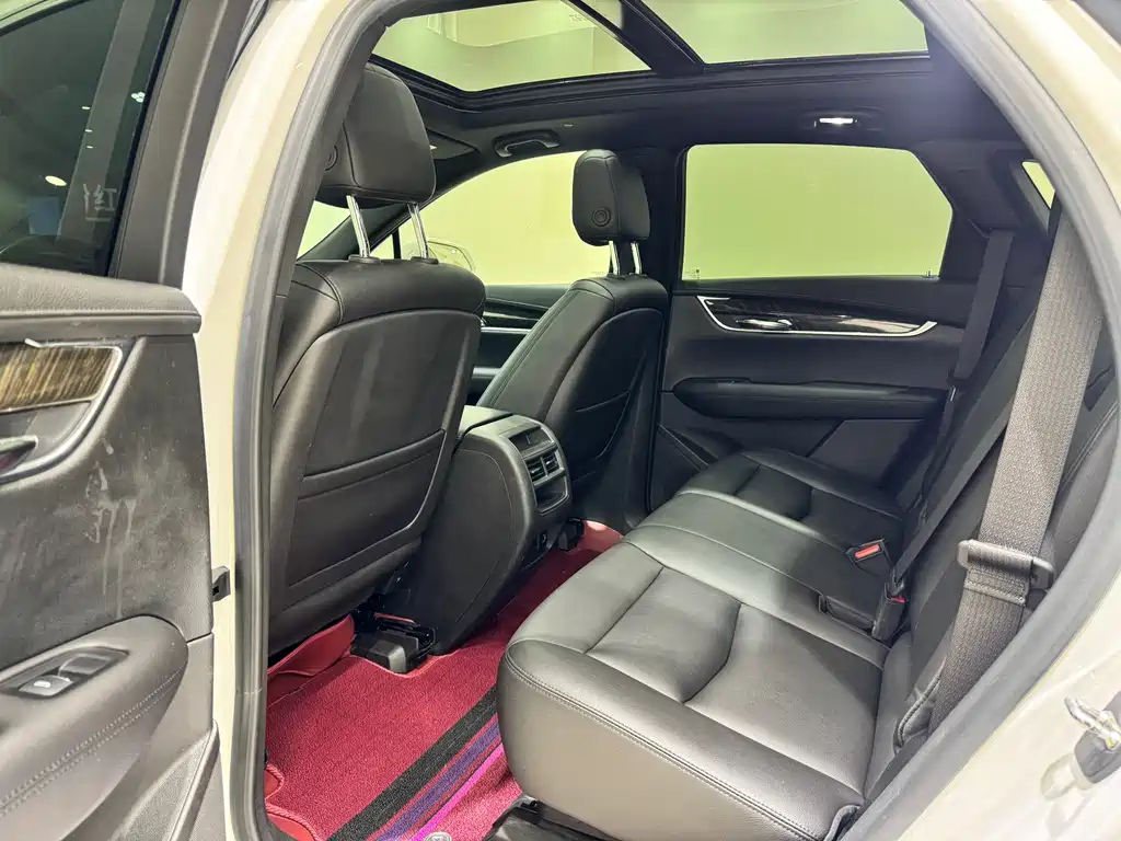 Cadillac XT5 — миниатюра 8