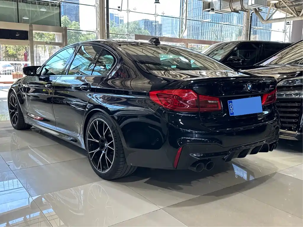 BMW M5 — миниатюра 3