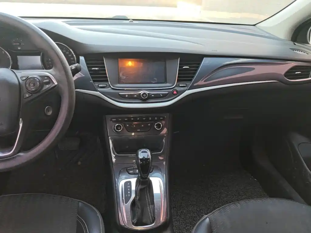 Buick Verano — миниатюра 13