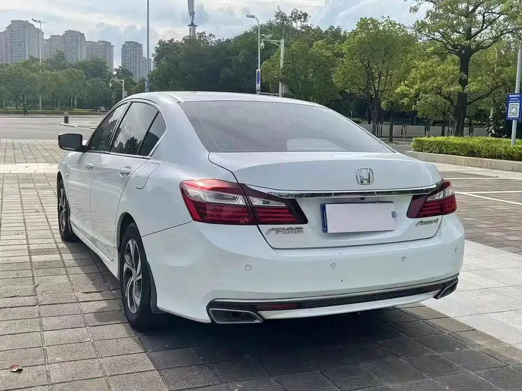 Honda Accord — миниатюра 5