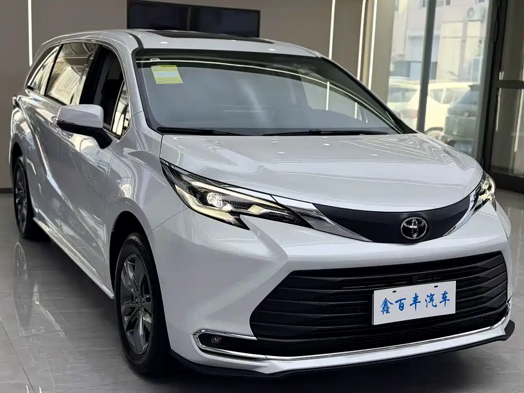Toyota Sienna — миниатюра 3