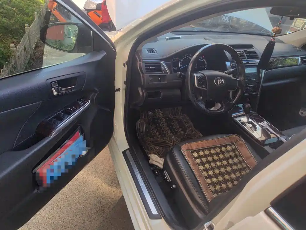 Toyota Camry — миниатюра 12