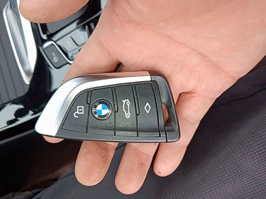 BMW iX3 — миниатюра 9