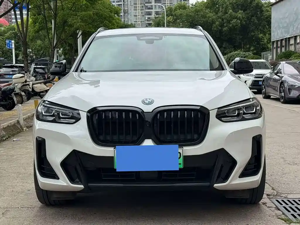 BMW iX3 2023 Lead