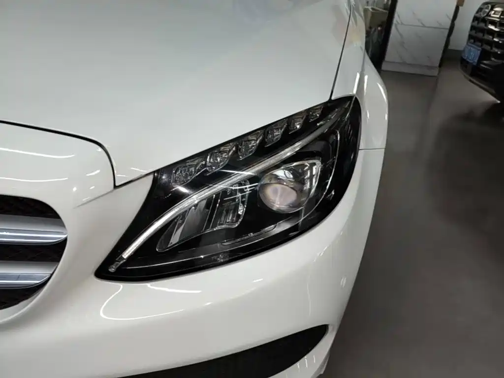 Mercedes-Benz C-Class — миниатюра 24