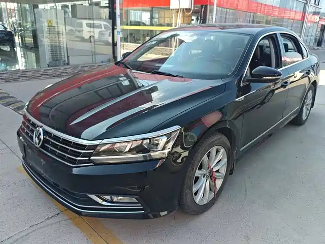 VOLKSWAGEN PASSAT 2018