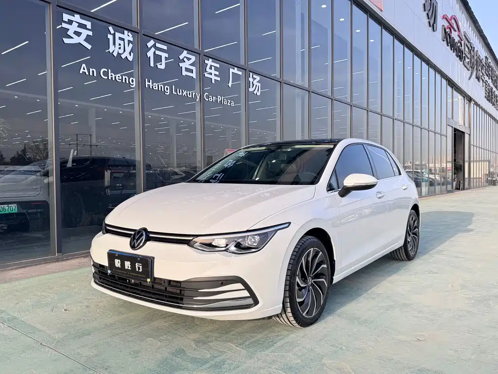 Volkswagen Golf 2024