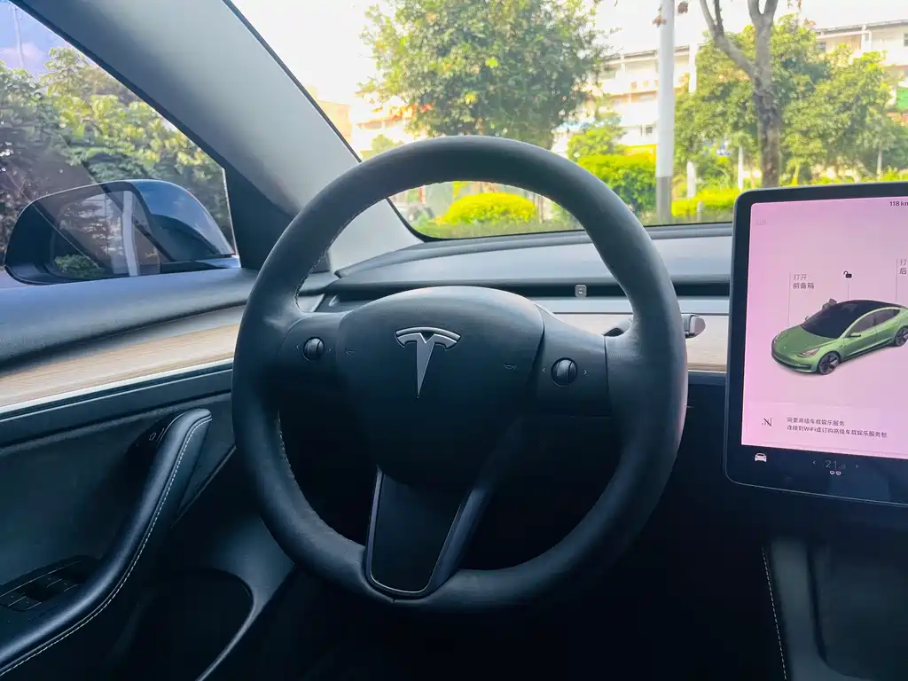 Tesla Model 3 — миниатюра 14