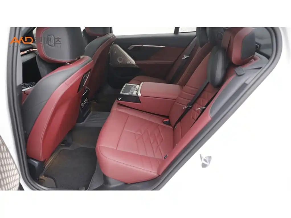 BMW 5 Series — миниатюра 7