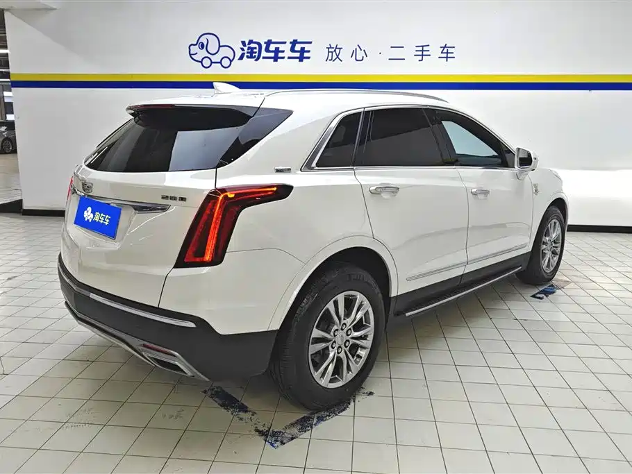 CADILLAC XT5