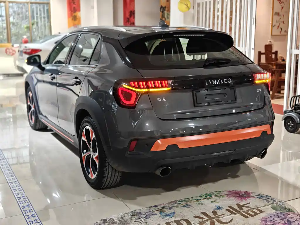 LYNK 02