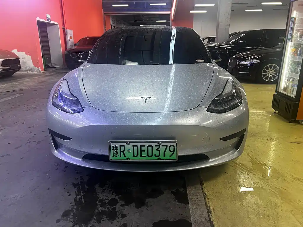 Tesla Model 3 — миниатюра 2