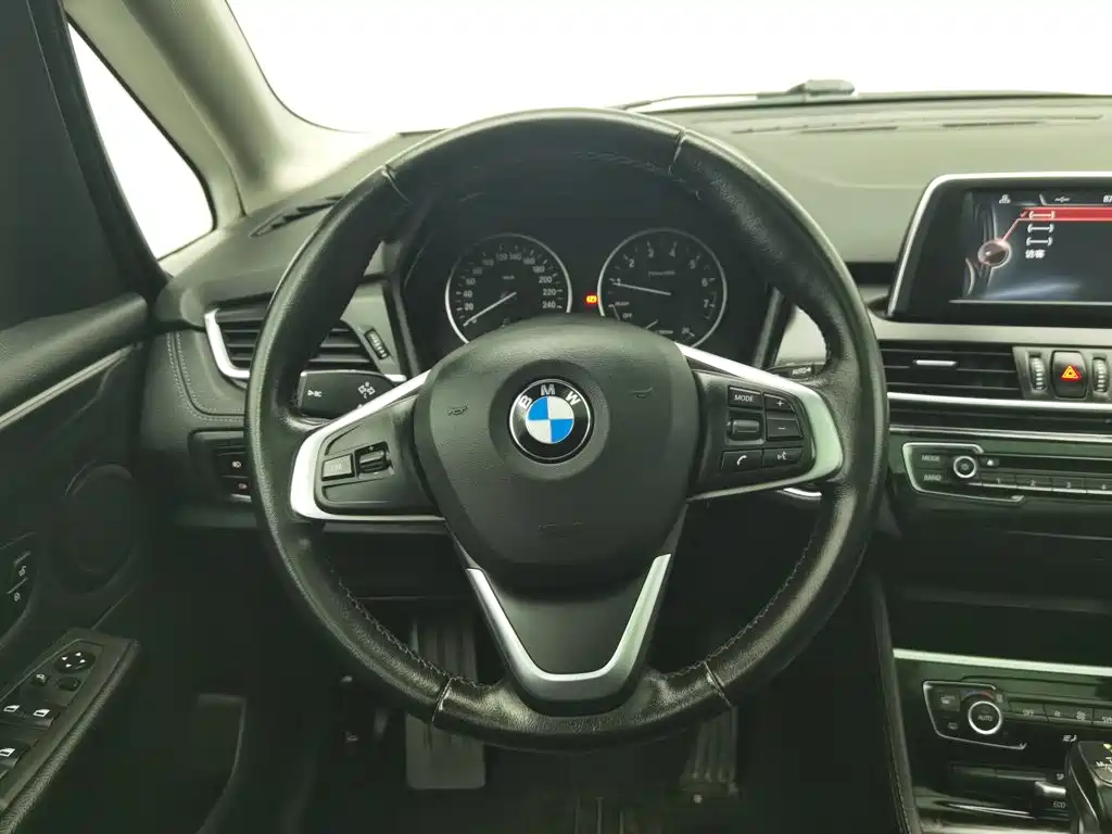 BMW 2 Series Active Tourer — миниатюра 11