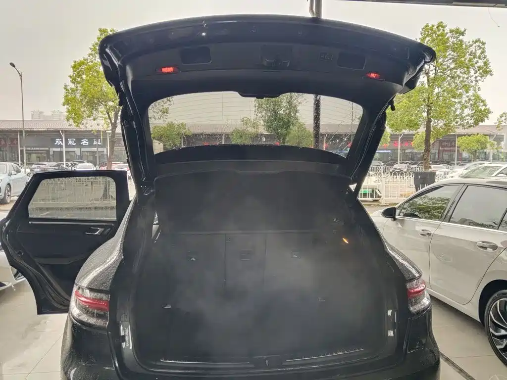 Porsche Macan — миниатюра 19