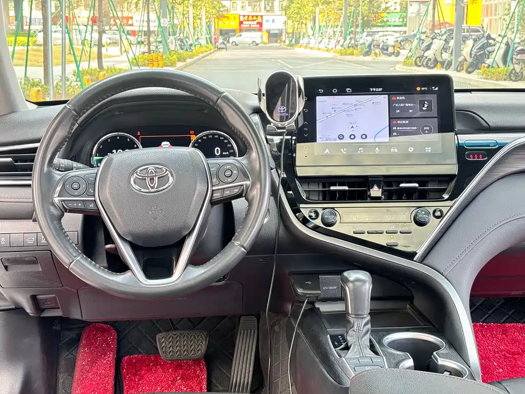 TOYOTA CAMRY