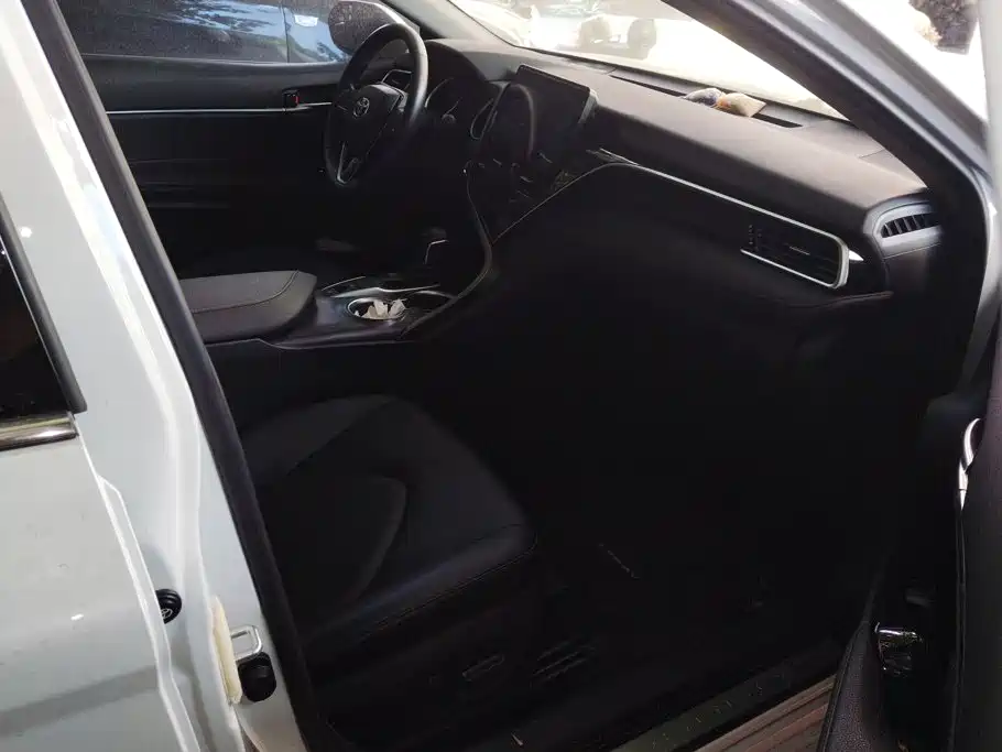 Toyota Camry — миниатюра 8