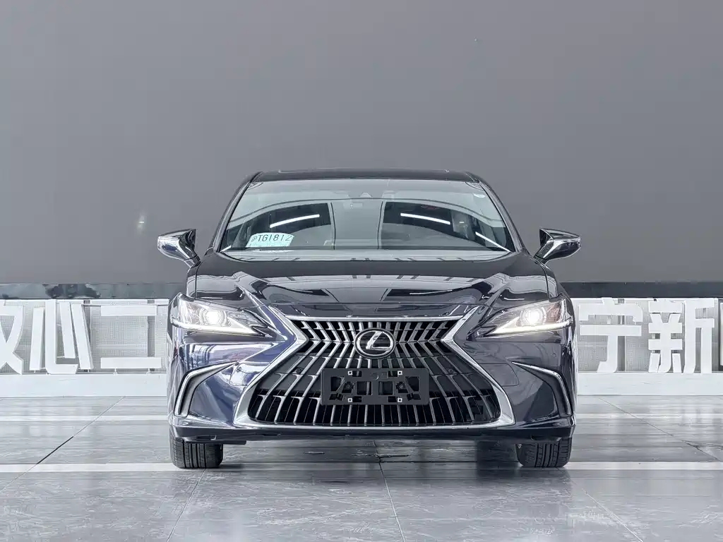 Lexus ES — миниатюра 2